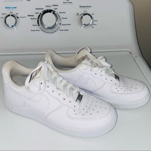 Size 7 Nike Air Force 1